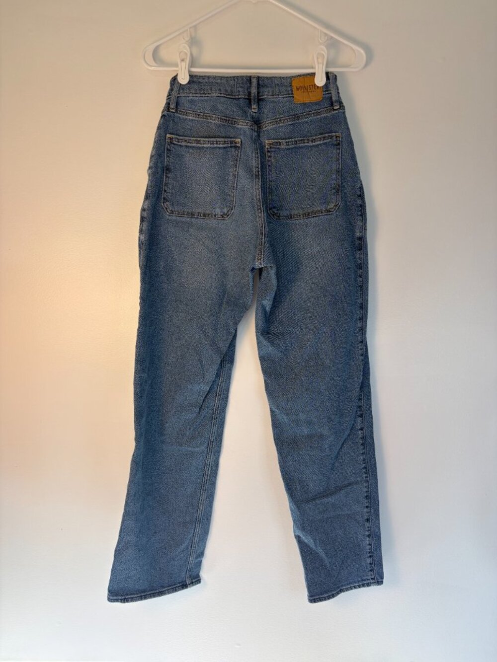 Hollister Medium Wash Curvy Ultra High-Rise Dad Jean - Picture 5 of 6